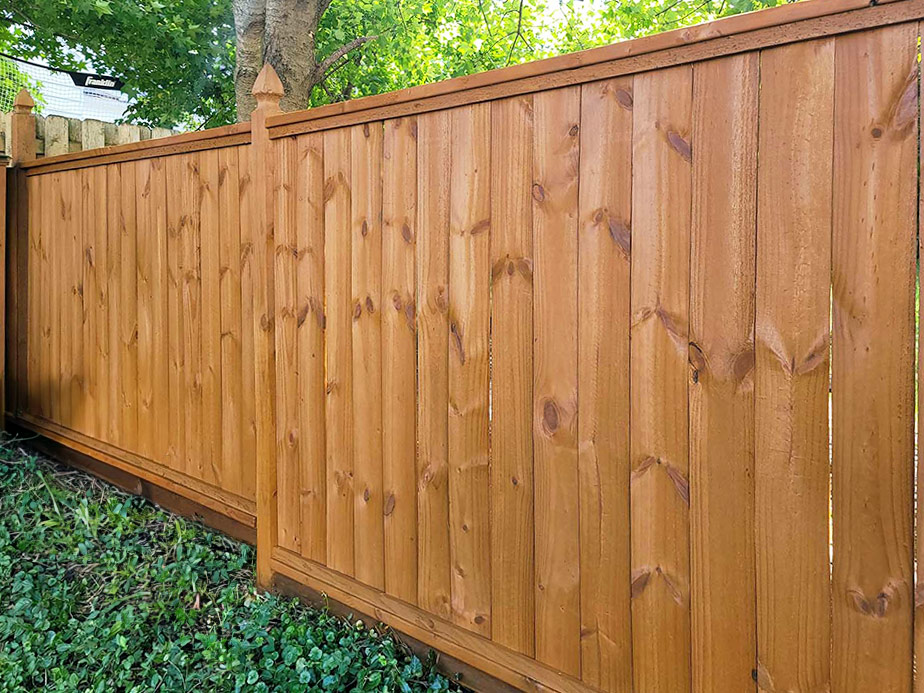 Fence staining company in  Gardner Kansas